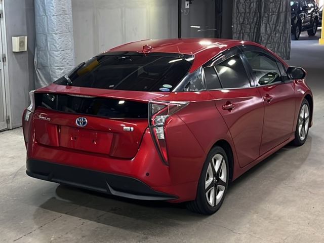 TOYOTA PRIUS 2016