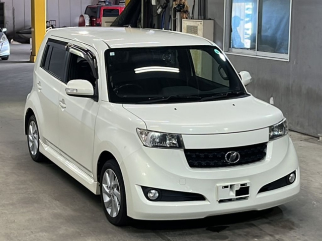 TOYOTA BB 2011
