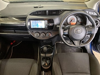 TOYOTA VITZ 2017