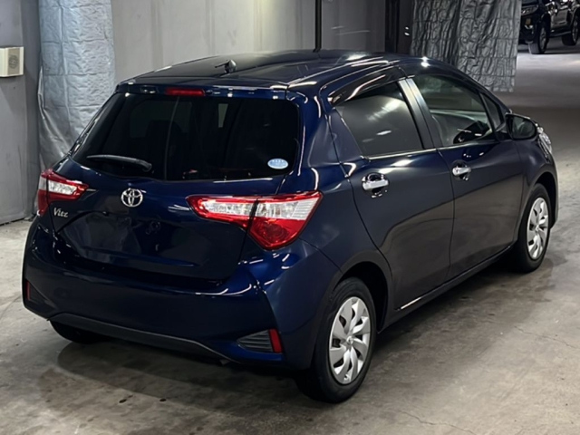TOYOTA VITZ 2017