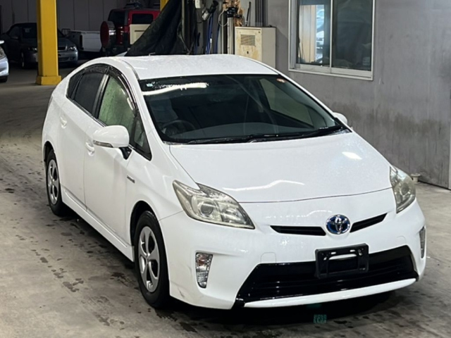 TOYOTA PRIUS 2013