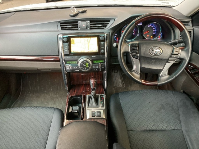 TOYOTA MARK X 2012