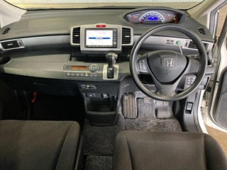HONDA FREED 2011