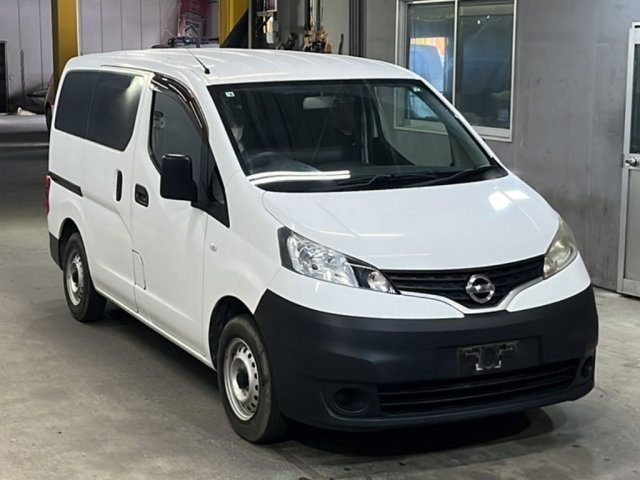 NISSAN NV200 2013