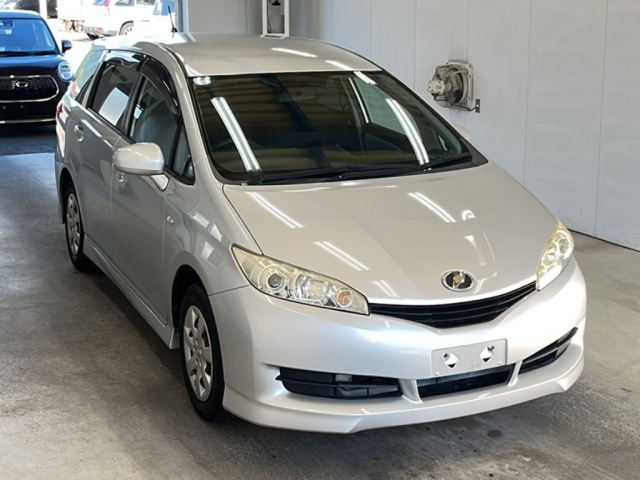 TOYOTA WISH 2009