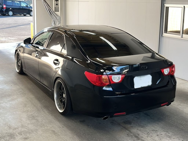 TOYOTA MARK X 2011
