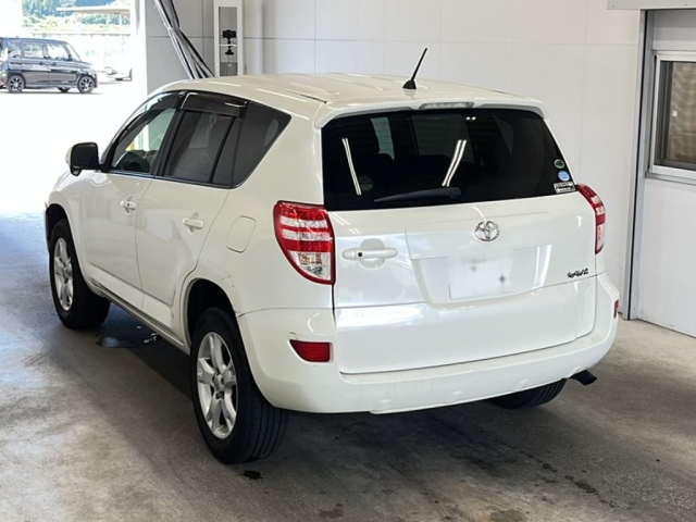 TOYOTA RAV4 2010