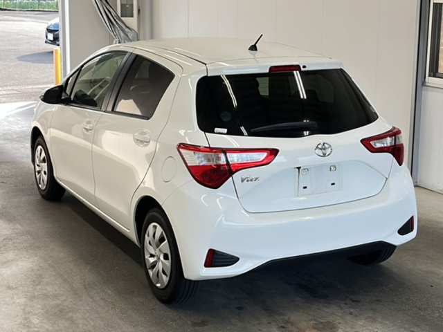 TOYOTA VITZ 2019