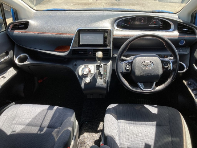 TOYOTA SIENTA 2016