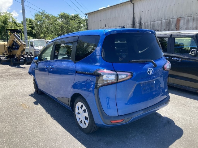 TOYOTA SIENTA 2016