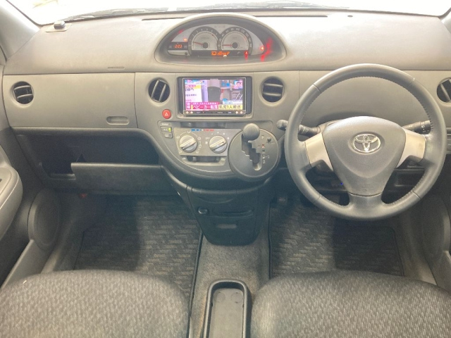 TOYOTA SIENTA 2014