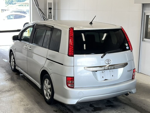 TOYOTA ISIS 2008