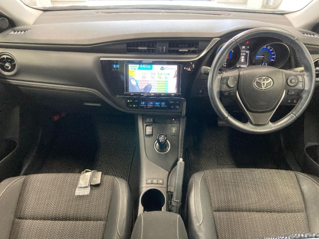 TOYOTA AURIS 2016