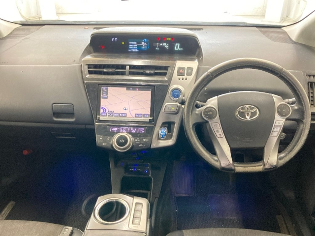TOYOTA PRIUS ALPHA 2014