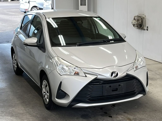 TOYOTA VITZ 2019