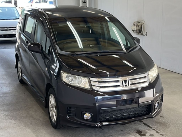 HONDA FREED 2011