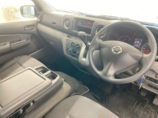 NISSAN CARAVAN VAN 2020