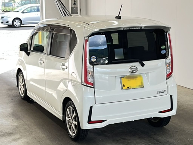 DAIHATSU MOVE 2015