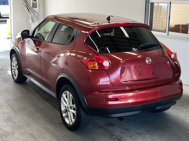 NISSAN JUKE 2012