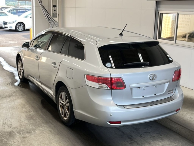 TOYOTA AVENSIS WAGON 2012