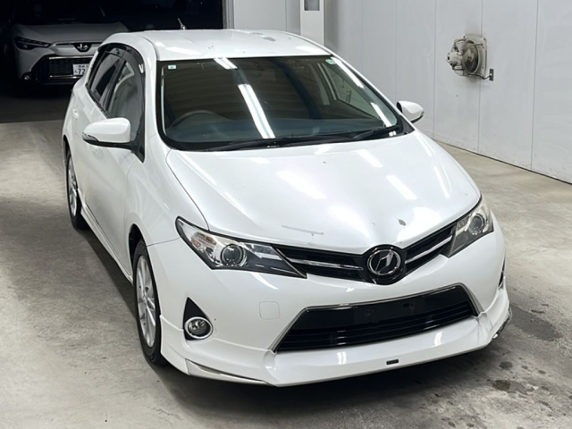 TOYOTA AURIS 2013
