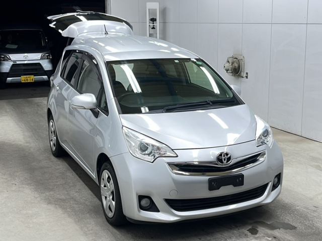 TOYOTA RACTIS 2015