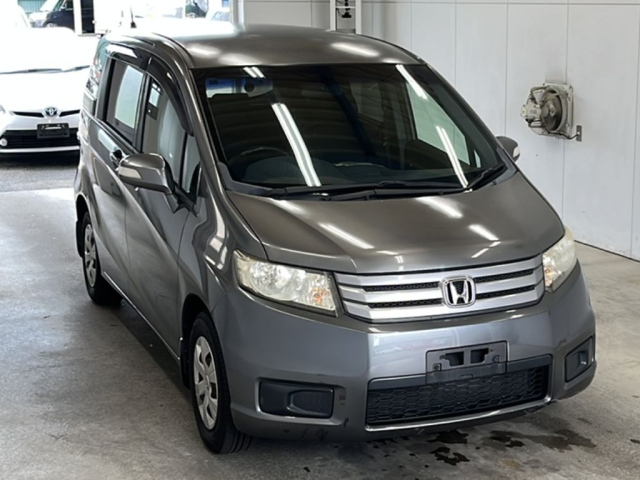 HONDA FREED 2012