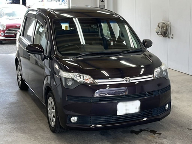 TOYOTA SPADE 2017