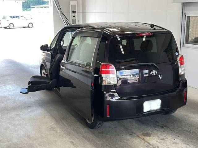 TOYOTA SPADE 2017
