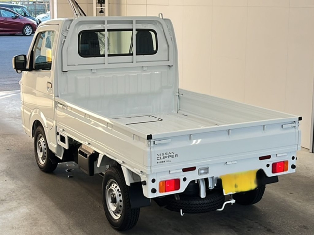 NISSAN CLIPPER TRUCK 2024