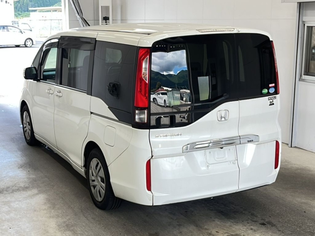 HONDA STEP WAGON 2016