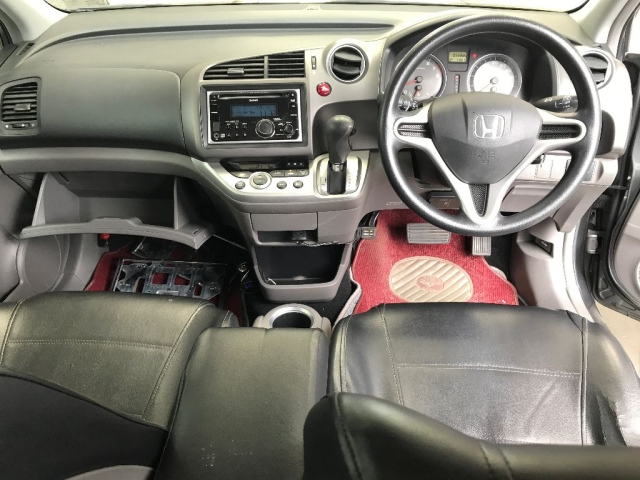 HONDA STREAM 2010