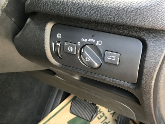 VOLVO V40 2018
