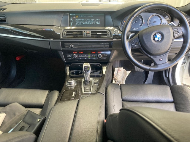 BMW 5 SERIES 2012