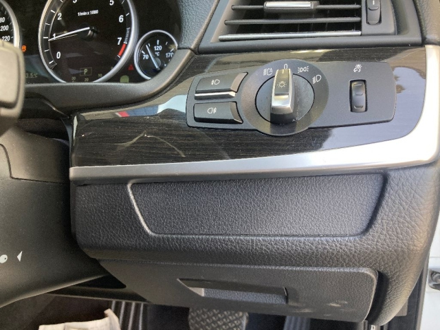 BMW 5 SERIES 2012