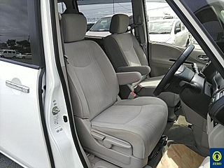 NISSAN SERENA 2013