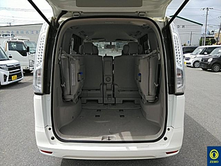 NISSAN SERENA 2013