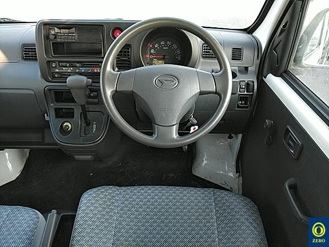 DAIHATSU HIJET VAN 2011