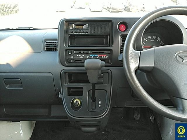 DAIHATSU HIJET VAN 2011