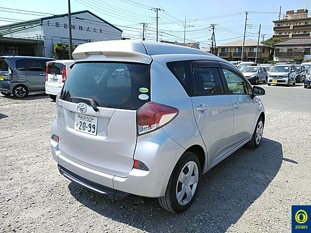 TOYOTA RACTIS 2014