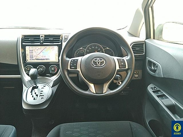 TOYOTA RACTIS 2014