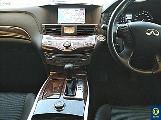 NISSAN FUGA 2015