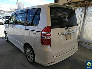 TOYOTA NOAH 2012
