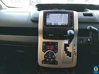 TOYOTA NOAH 2012