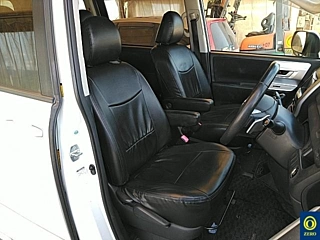 TOYOTA NOAH 2012