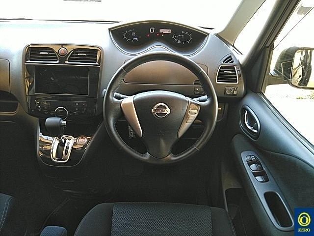 NISSAN SERENA 2013
