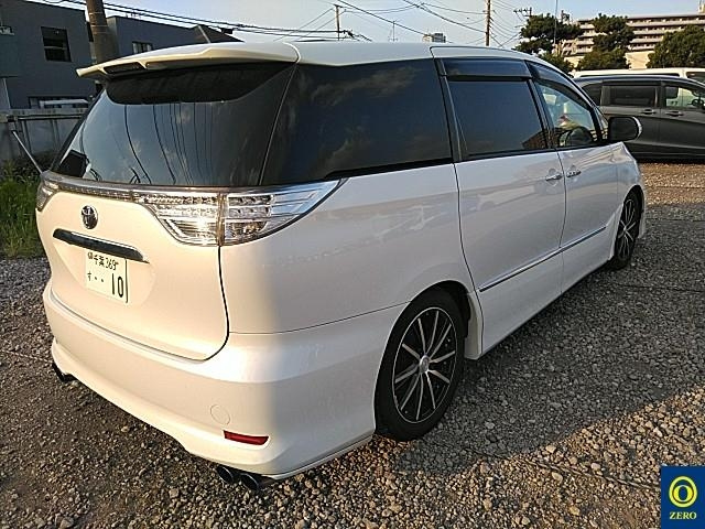 TOYOTA ESTIMA 2013