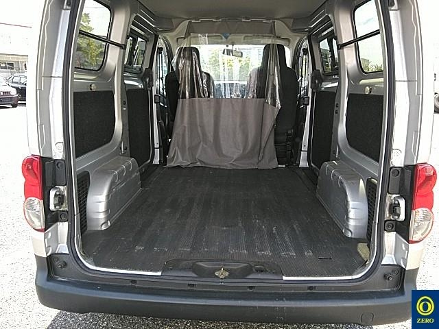 NISSAN NV200 2018