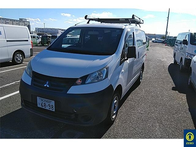 MITSUBISHI DELICA 2014