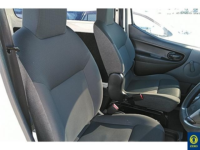 MITSUBISHI DELICA 2014